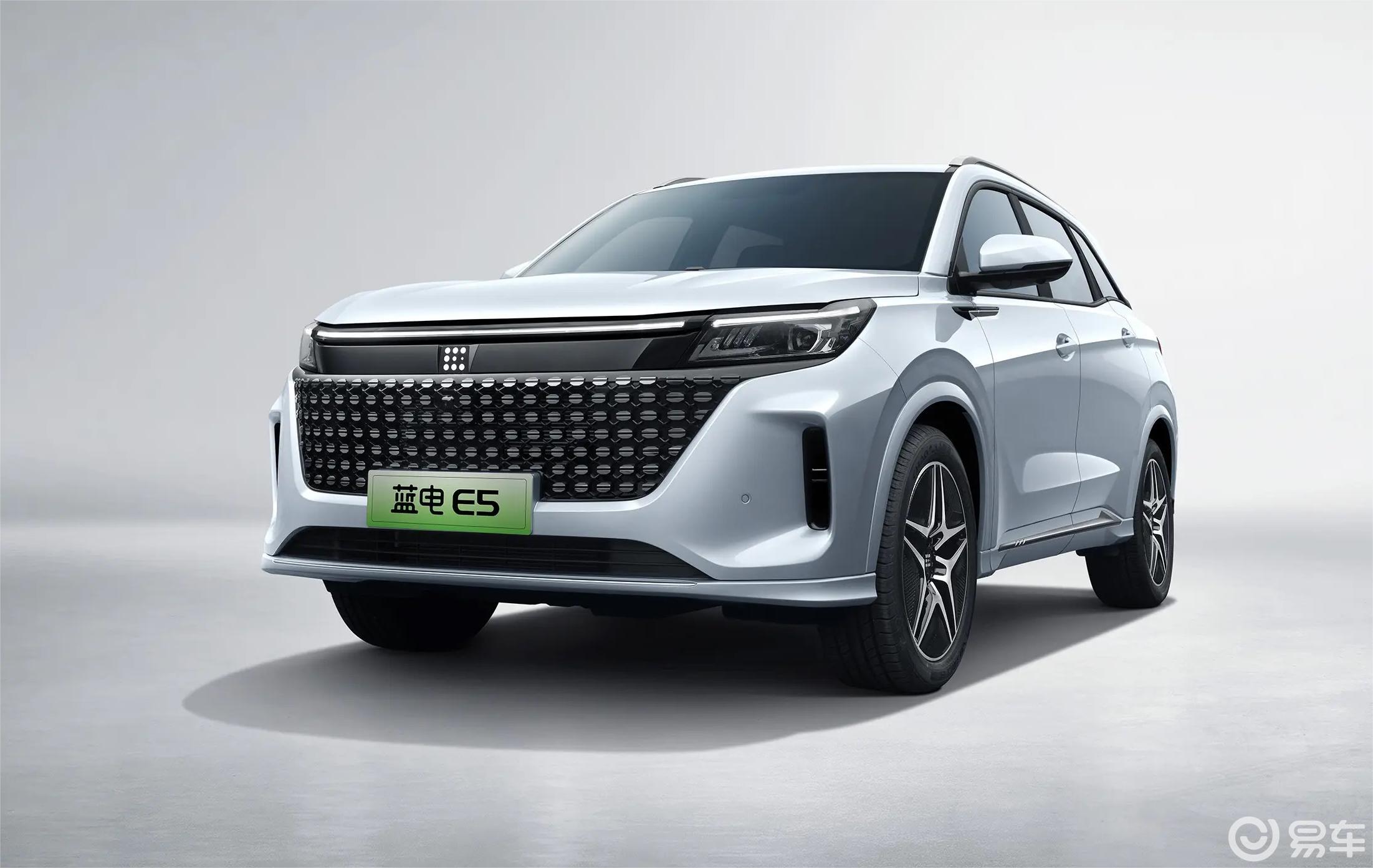宋PLUS“平替”，蓝电E5推出限时优惠，赛力斯还算良心